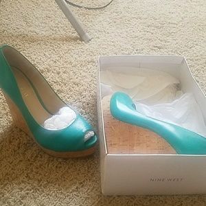 Nine West Peep toe wedge